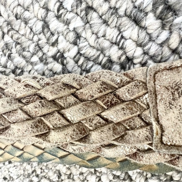 GUESS gemstone braided metallic champagne belt M - Picture 4 of 6